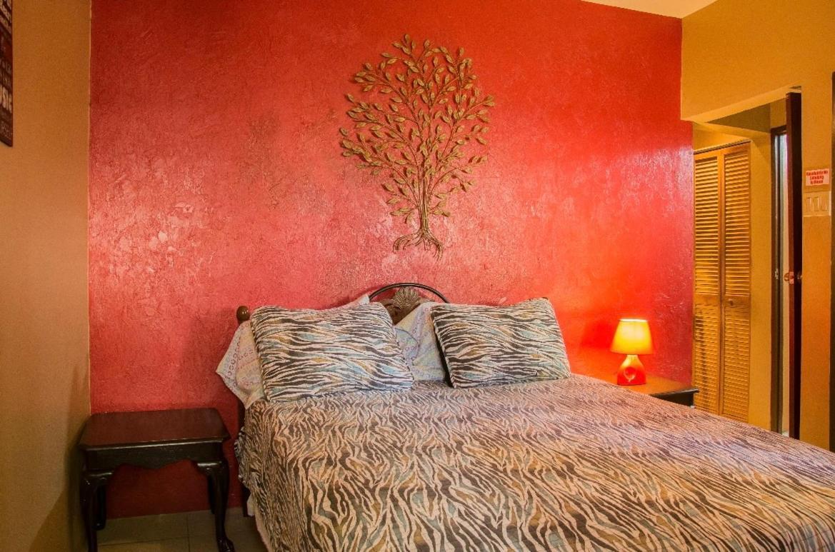 One32 Guest House 킹스톤 외부 사진