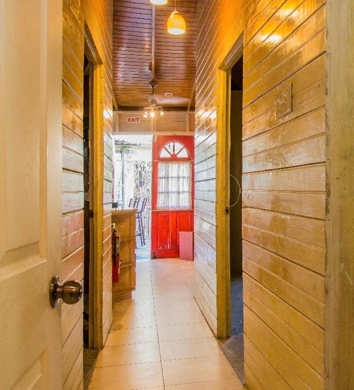 One32 Guest House 킹스톤 외부 사진